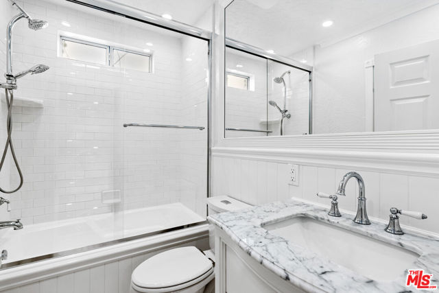 910 N Alfred Street, West Hollywood CA: https://media.crmls.org/mediaz/9aeaf784-4d05-42dd-a668-c3a4e1e4e9bd.jpg