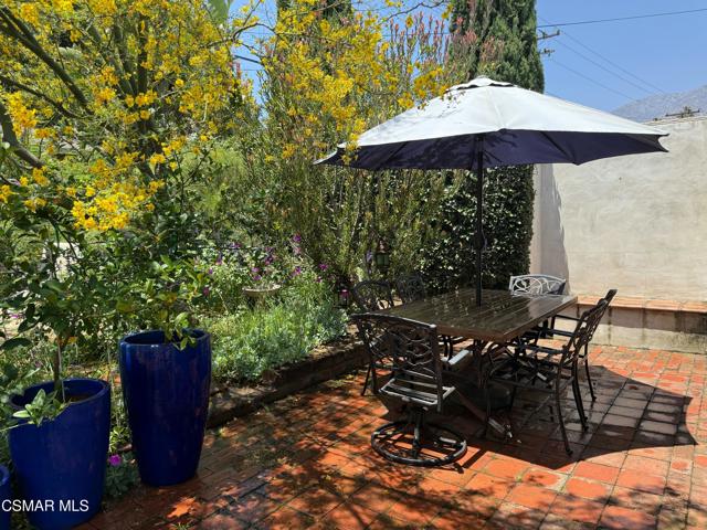 1979 Allen Avenue, Altadena CA: https://media.crmls.org/mediaz/9aeb5109-9d8e-4488-a3b7-ec42920cf456.jpg
