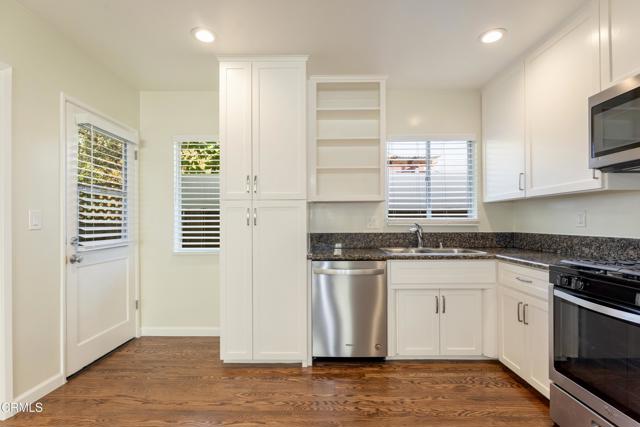 Detail Gallery Image 9 of 34 For 420 Violet Ave #C,  Monrovia,  CA 91016 - 2 Beds | 2 Baths