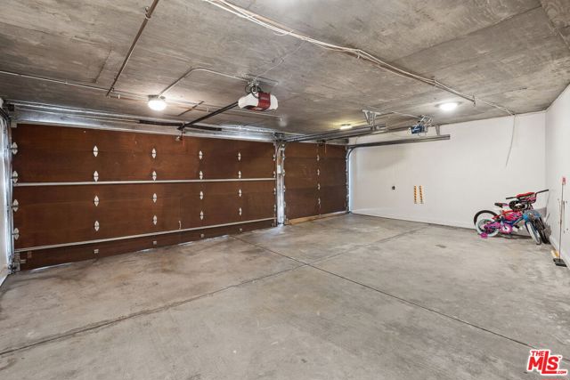 1600 Clear View Drive,  CA: https://media.crmls.org/mediaz/9aed43da-a9e4-4235-85e7-d273d52320fb.jpg
