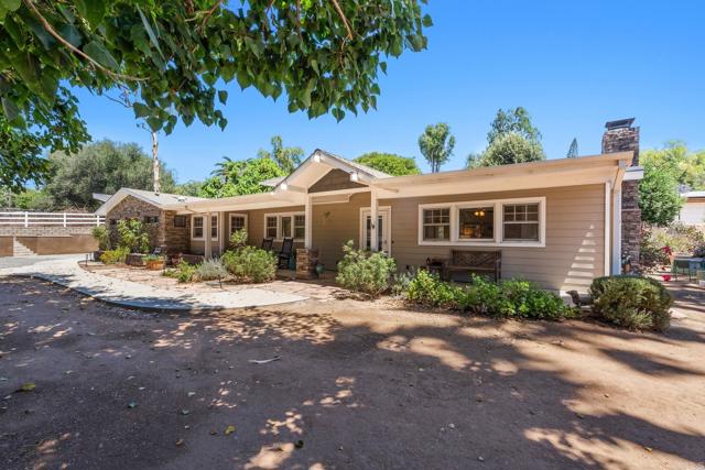 Detail Gallery Image 2 of 69 For 11549 Manzanita Rd, Lakeside,  CA 92040 - 3 Beds | 3 Baths