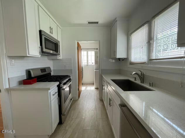 9026 W 25 Street, Los Angeles CA: https://media.crmls.org/mediaz/9aedd092-44f8-446a-9309-6d6652c68a85.jpg