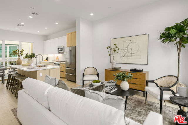 1248 Lodi Place, Los Angeles CA: https://media.crmls.org/mediaz/9aedf7a6-b8b5-4353-b1d7-b1c9ce3df715.jpg