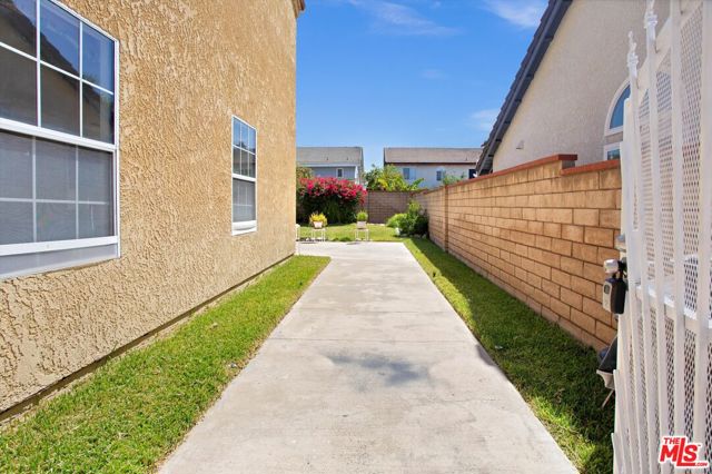 350 Foxboro Drive, Walnut CA: https://media.crmls.org/mediaz/9aee106d-5847-4728-a4b4-6cdb1b9c3779.jpg