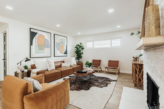 3624 Governor Dr, San Diego CA: https://media.crmls.org/mediaz/9aee8f90-b84e-455e-b36a-40b9923e1320.jpg