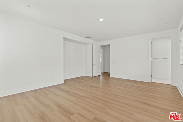 20723 W Deer Grass Court, Porter Ranch CA: https://media.crmls.org/mediaz/9aeea3a3-b8f0-4fdd-96f9-48309ef6473d.jpg