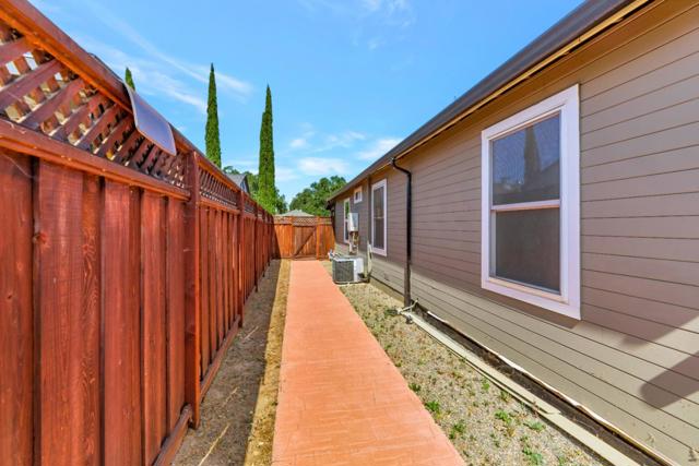 8011 Church Street, Gilroy CA: https://media.crmls.org/mediaz/9aef0c6f-b782-4852-b5b4-f7506cadb533.jpg