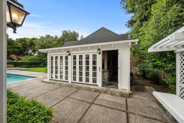 37 Lupin Lane, Atherton CA: https://media.crmls.org/mediaz/9aef264d-e29b-4e58-8644-a699b86c0cbc.jpg