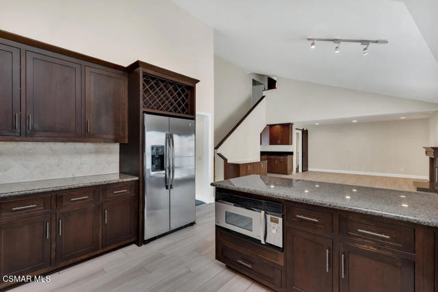 4183 Churchill Drive, Newbury Park CA: https://media.crmls.org/mediaz/9aef6e14-804f-4a05-8c4b-0ddde3d3ef9a.jpg