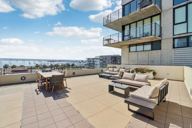 1780 Kettner Blvd, San Diego CA: https://media.crmls.org/mediaz/9aeff192-0914-4fe3-9658-4dd8439f6f83.jpg