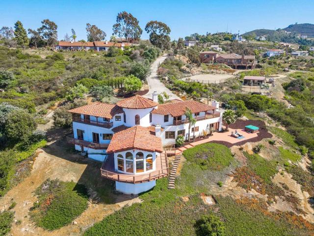 859 Cocos Dr, San Marcos CA: https://media.crmls.org/mediaz/9aeff43d-3697-4f17-8b17-4d4009ac4df6.jpg