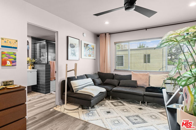 4360 Glencoe Avenue, Marina del Rey CA: https://media.crmls.org/mediaz/9af0eef1-b8af-4a67-81af-7aee7a603cef.jpg