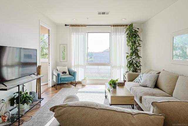 3887 Pell Place, San Diego CA: https://media.crmls.org/mediaz/9af14cc3-cd7a-4606-9a60-e200aaf7a49d.jpg