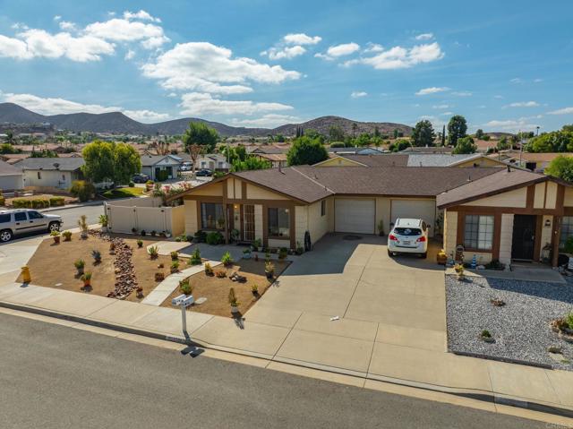 27367 El Cajon Lane, Menifee CA: https://media.crmls.org/mediaz/9af20226-7c6f-4988-bbe3-c4eada74d839.jpg