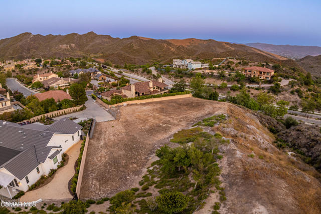 4221 Goldstone Lane, Simi Valley CA: https://media.crmls.org/mediaz/9af29315-10d3-49ba-b967-d108b523109d.jpg