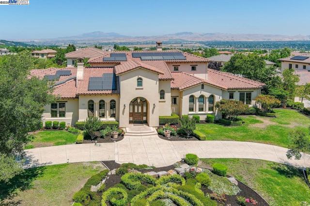 1818 Sannita Ct, Pleasanton CA: https://media.crmls.org/mediaz/9af32849-60b5-4bce-8156-590bfefcbea1.jpg