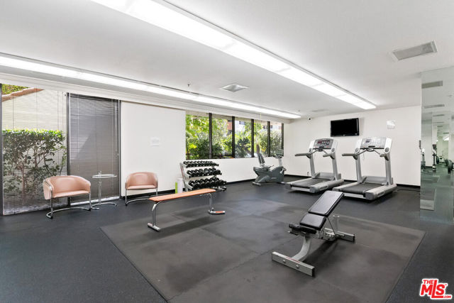 2131 Century Park Lane, Los Angeles CA: https://media.crmls.org/mediaz/9af33879-ac75-448d-91c1-4829c1f7a358.jpg