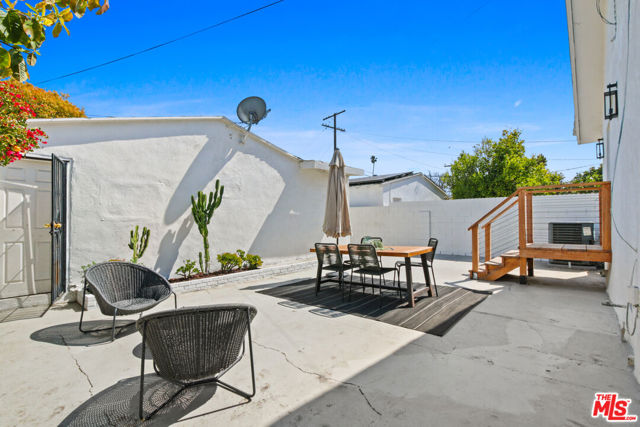 3620 5th Avenue, Los Angeles CA: https://media.crmls.org/mediaz/9af3a9e5-ea45-418b-82ff-589e00664f55.jpg