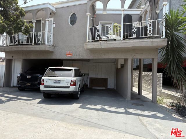 120 Hurricane, Marina del Rey CA: https://media.crmls.org/mediaz/9af3de79-9490-4c3b-888d-80fa8831ecb5.jpg