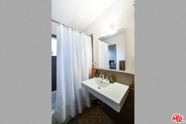 218 Venice Way photo 5