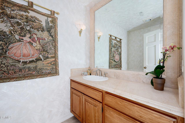 11848 Presilla Road, Camarillo CA: https://media.crmls.org/mediaz/9af43a91-9a9d-4abc-bc1a-37235ed66178.jpg