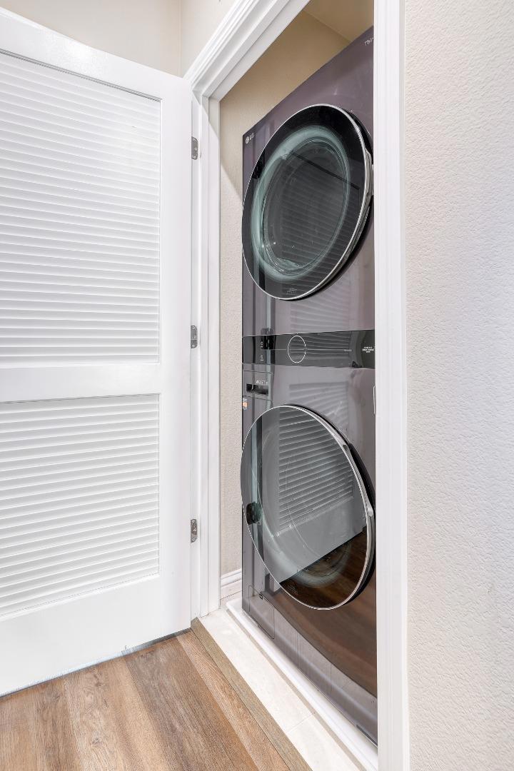 https://media.crmls.org/mediaz/9af46412-82a4-456a-9d2e-c9db9c226dcc.jpg?preset=X-Large
