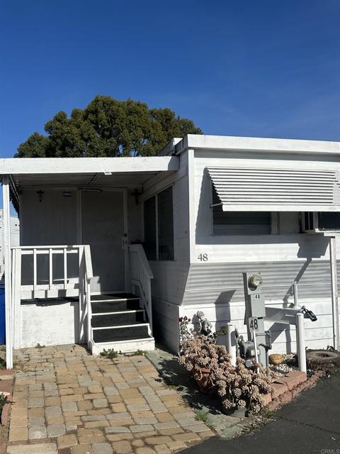 Image 1 of 10 For 212 2nd  48