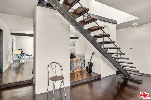 63131 Rocking Chair Road, Joshua Tree CA: https://media.crmls.org/mediaz/9af59411-6779-474b-9bee-7941d5fc07d5.jpg