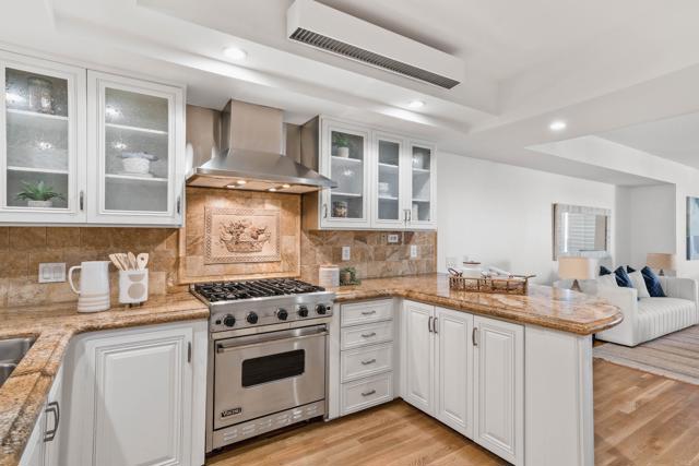 1101 1st Street, Coronado CA: https://media.crmls.org/mediaz/9af60846-5390-46c8-89fb-781e15838850.jpg