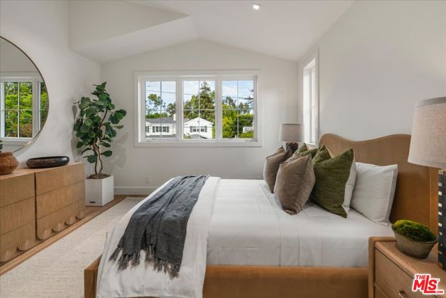 4 Bed Home for Sale in Los Angeles, California