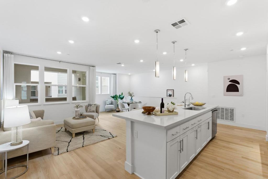 2933 Lamory Place #111