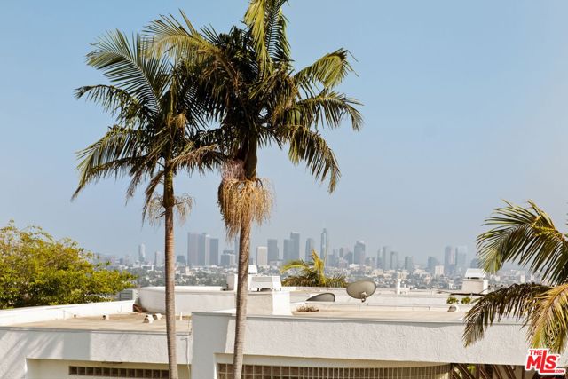 2341 N Hobart Boulevard, Los Angeles CA: https://media.crmls.org/mediaz/9af67f03-a579-4dd3-845b-0d41f8ef18cf.jpg