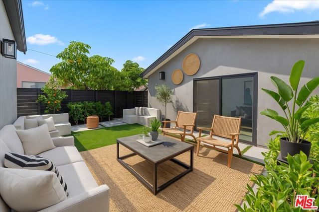 5530 Geer Avenue, Los Angeles CA: https://media.crmls.org/mediaz/9af689a5-1e63-4ffe-8df3-a6460fd2b82d.jpg
