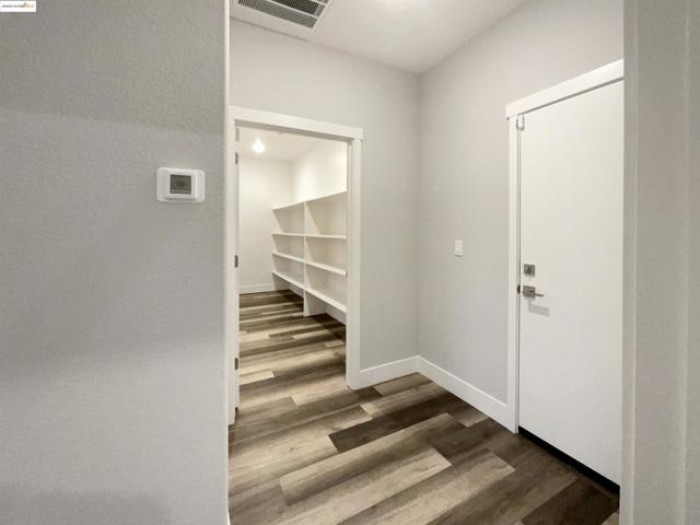 2066 Espana Ln, Rio Vista CA: https://media.crmls.org/mediaz/9af68ed0-71de-4367-8bca-eb1a432988da.jpg