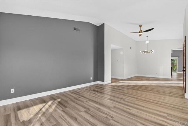 Detail Gallery Image 27 of 42 For 135 Neptune Pl, Escondido,  CA 92026 - 3 Beds | 2 Baths