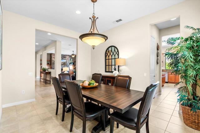 40426 Calle Estela, Indio CA: https://media.crmls.org/mediaz/9af6b5dd-34d8-4588-b209-12bfe1768c4b.jpg