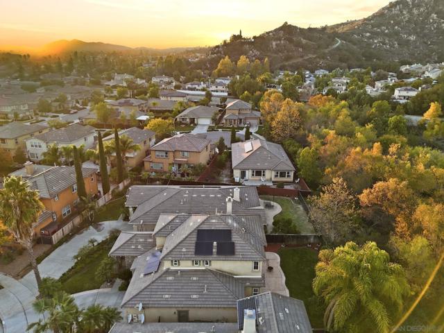 2923 Oro Blanco Cir, Escondido CA: https://media.crmls.org/mediaz/9af6e288-52c4-4387-8cc4-f01ae92cbe31.jpg