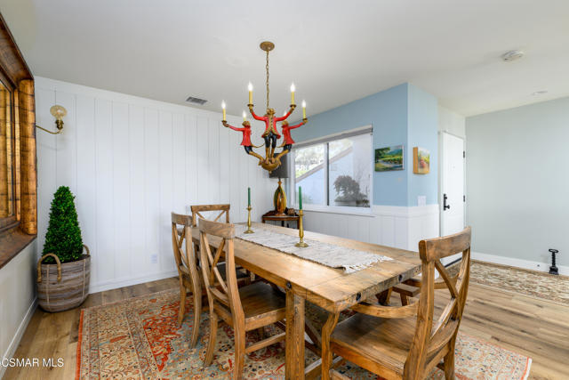 818 Caliente Lane, Ventura CA: https://media.crmls.org/mediaz/9af734f2-7b2a-42d4-824a-634a60ae9fc8.jpg