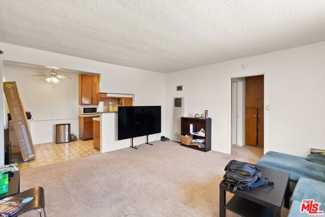 1825 Purdue Avenue, Los Angeles CA: https://media.crmls.org/mediaz/9af7a30b-1c8c-4d7d-9884-486174086374.jpg
