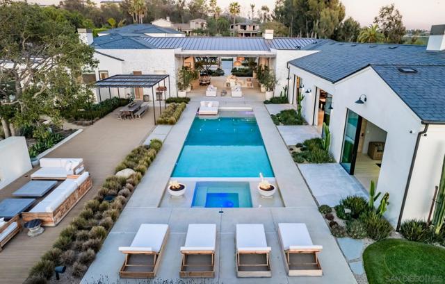 14783 Roxbury Terr., Rancho Santa Fe CA: https://media.crmls.org/mediaz/9af7d66d-cf0d-417f-8f19-e40d02f8a186.jpg