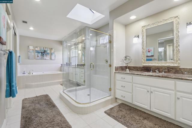 132 Victoria Pl, Danville CA: https://media.crmls.org/mediaz/9af7ee51-4eb1-4c26-ab87-9498a9e00799.jpg