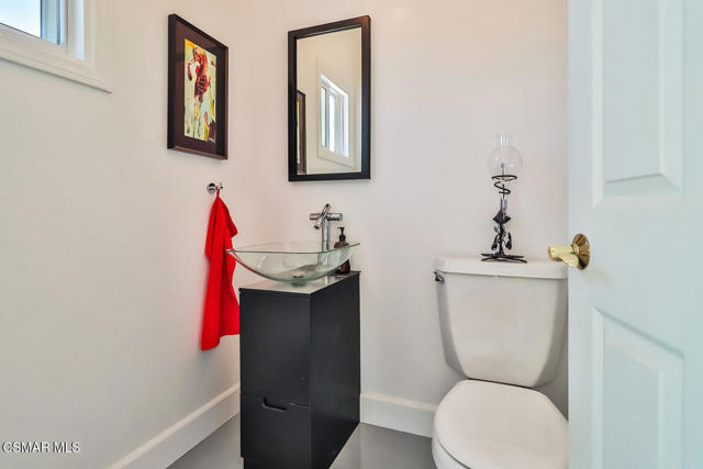 1117 Woodridge Avenue, Thousand Oaks CA: https://media.crmls.org/mediaz/9af86f3e-5089-4473-8ff2-e260295b0a0d.jpg