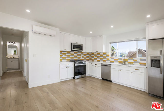 1402 Allesandro Street, Los Angeles CA: https://media.crmls.org/mediaz/9af87c3b-8e86-49d1-98fa-8d94974ea4d3.jpg
