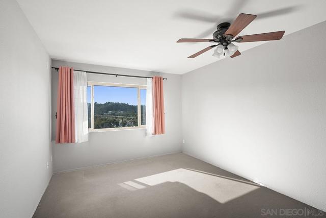 10400 caminito Cuervo, San Diego CA: https://media.crmls.org/mediaz/9af9aceb-7743-480e-ba44-e6c30a9dd550.jpg