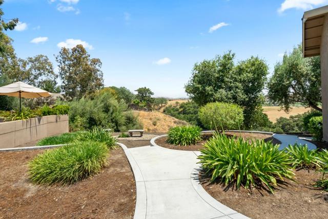38 Barbras Court, Hollister CA: https://media.crmls.org/mediaz/9af9fb18-5cb6-41b1-b759-b37d08ed675f.jpg