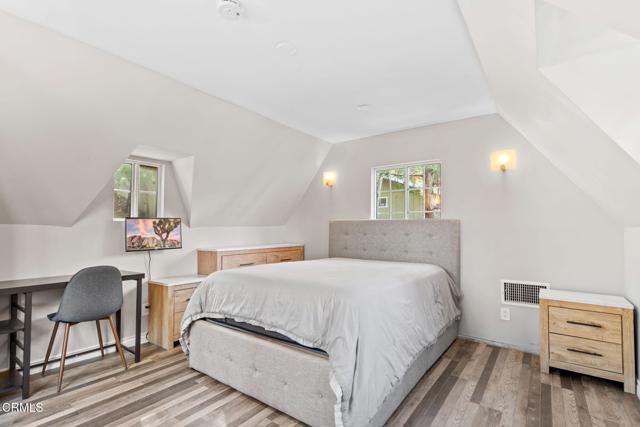 23624 Scenic Drive, Crestline CA: https://media.crmls.org/mediaz/9afa59c8-c344-4aa5-a1cf-51abcdfcfc93.jpg