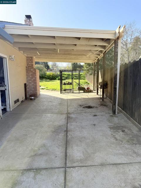 2132 Misty Ct, Pittsburg CA: https://media.crmls.org/mediaz/9afaa792-4467-4667-a12f-0abe929f9a2c.jpg