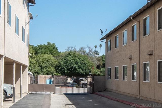 3295 Ocean View Blvd, San Diego CA: https://media.crmls.org/mediaz/9afad71a-9056-4b5d-bb4c-d8c5f292fd84.jpg