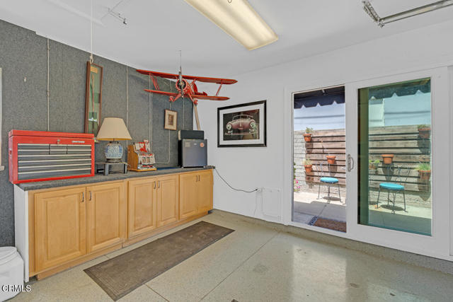 110 Glen Summer Road, Pasadena CA: https://media.crmls.org/mediaz/9afb7580-6da5-4082-8aee-23082d73fb68.jpg