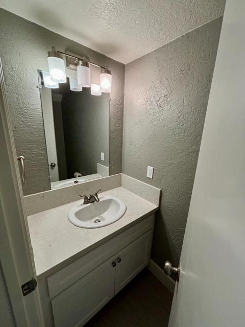 7592 Deltawind Drive, Sacramento CA: https://media.crmls.org/mediaz/9afb9474-2008-4997-960c-aaa8dc9a9da9.jpg